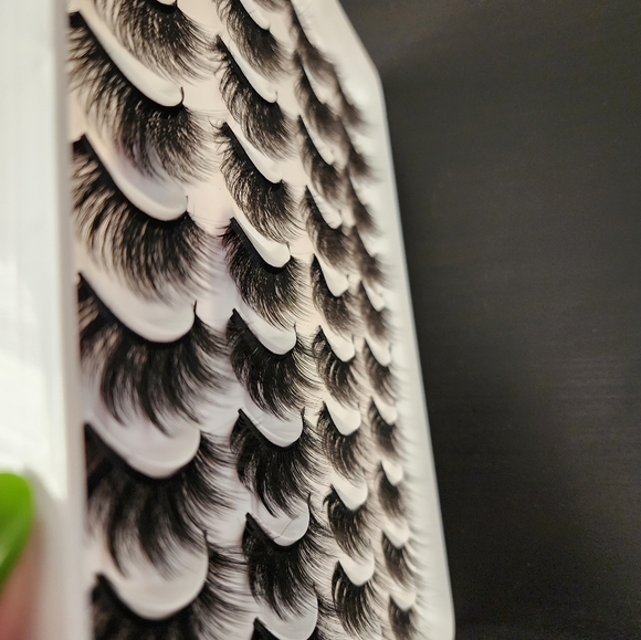 NWT Faux Mink Lashes 4 styles 20 pairs - Picture 4 of 11